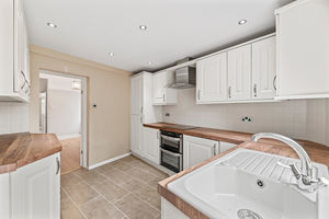 Kitchen- click for photo gallery